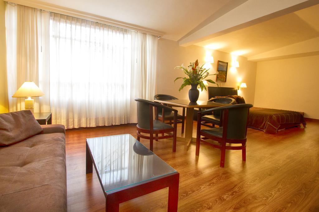 Hotel Galerias Пасто Екстериор снимка