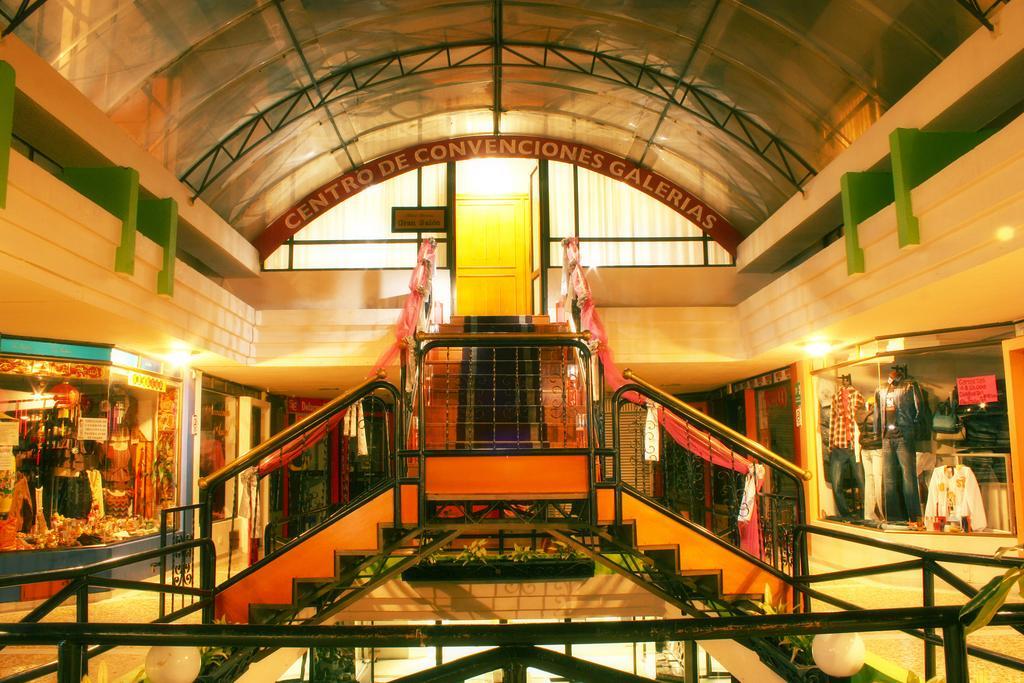 Hotel Galerias Пасто Екстериор снимка
