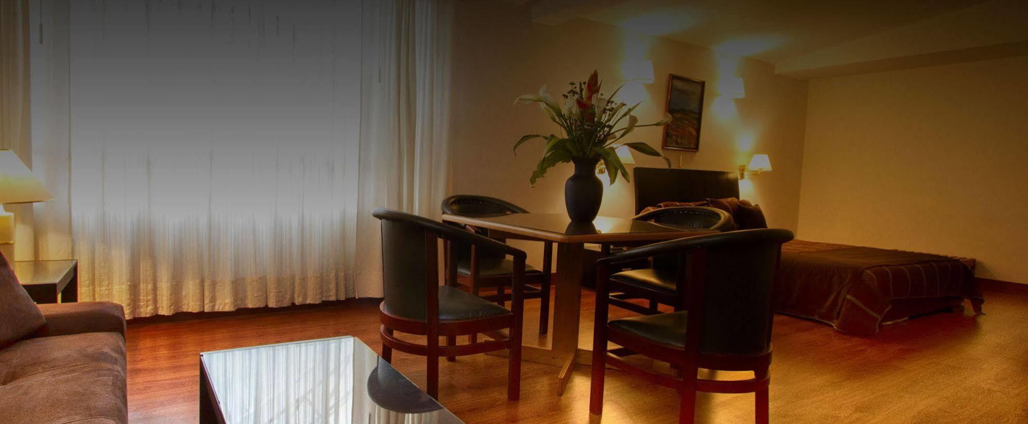 Hotel Galerias Пасто Екстериор снимка